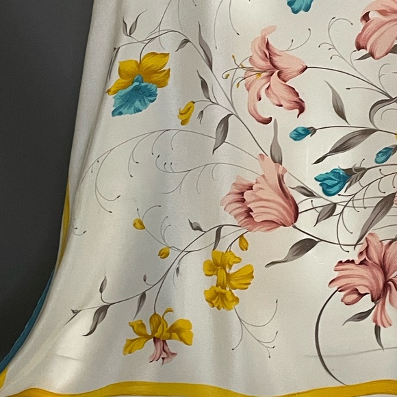 Vintage Nina Ricci Silk Scarf 30 In Sg Fair to Good Condition - Picture 6 of 10